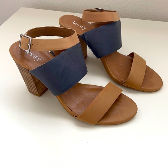 levity Shoes - Levity block heel sandals - size 7.5M